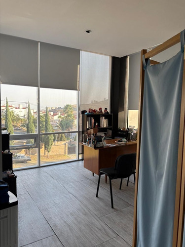 Renta De Oficinas, Consultorios Por Separado O Piso Completo En Alto Esmeralda