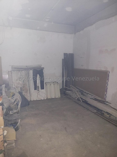 Se Vende Local Avenida Victoria Mls 24-18944