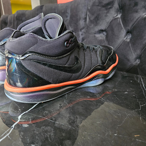 Tenis Nike Air Zoom Gt Hustle 2 (Usado)