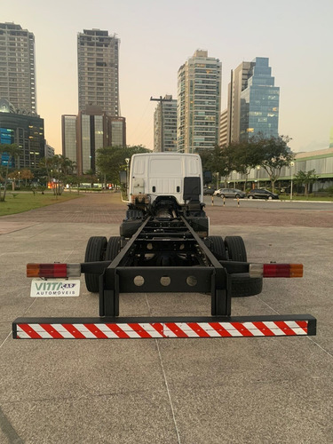 Imagem 2 de 8 de Caminhão Accelo 1016 Mercedes Benz. 2014/2014