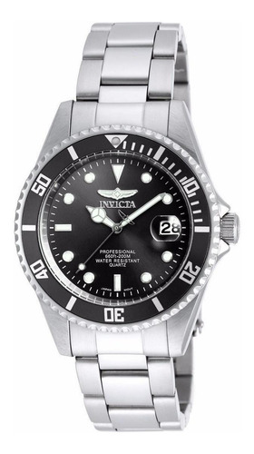 Reloj pulsera Invicta 8932OB con correa de acero inoxidable color plateado - fondo negro