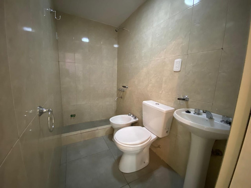 Imagen 4 de 7 de Ph En Venta En Sarandi