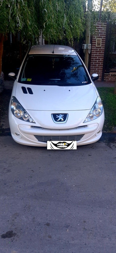 Peugeot 207 2013 1.4 Allure 75cv