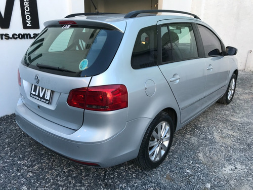 Volkswagen Suran Highline 1.6 Año 2012 - Liv Motors