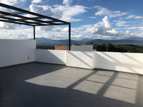 Hermosa Residencia En Zibata, Roof Garden, 3 Recámaras, Jard