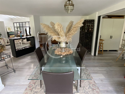 Casa En Venta De 4 Dorm. En Lo Barnechea - El Arrayán