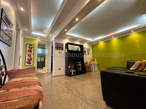 Casa Hermosa Con Amplios Espacios En Conjunto Privado Valle Fresco Con Area Parrilla Estacionamiento Todos Los Servicios Estef 25-1500