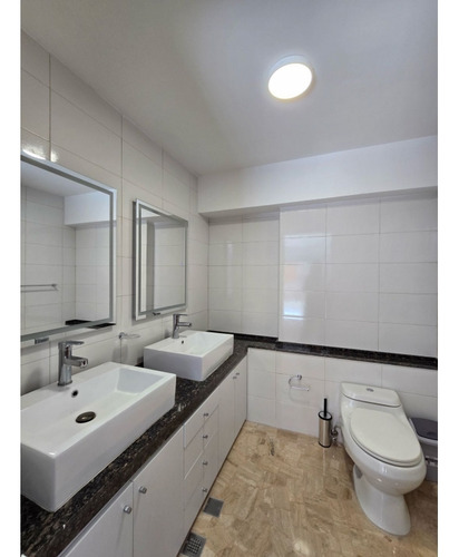 Apartamento En Alquiler 300 M2- Urb. La Castellana