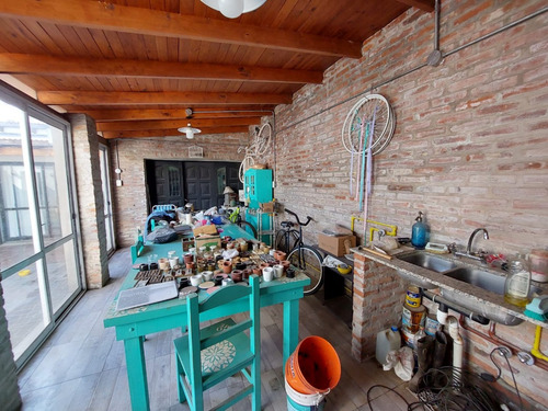 Vendo Casa Con 3 Habitaciones Y Cochera