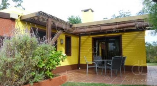 Imagen 3 de 18 de Chalet De 3 Dormitorios Y Piscina En Punta Del Este- Ref: 54731