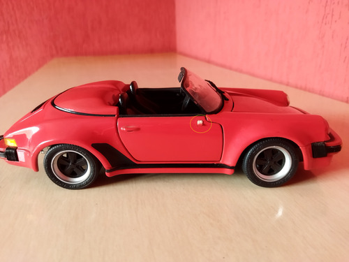 Miniatura Porsche 911 Speedster 1/18 Maisto Vermelho