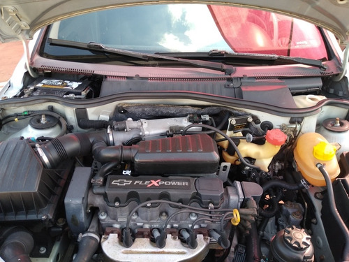 Imagem 7 de 7 de Chevrolet Montana 2005 1.8 Sport Flex Power 2p