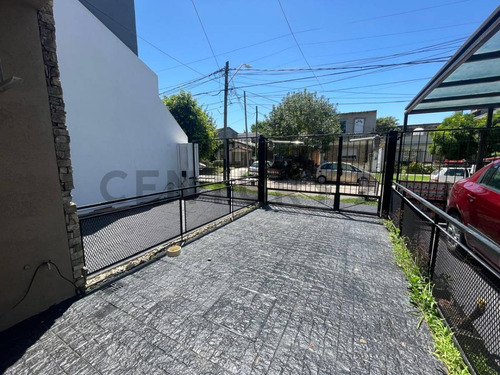 Venta Casa Tipo Duplex 3 Ambientes Ituzaingo Norte Con Entrepiso En Tercer Piso