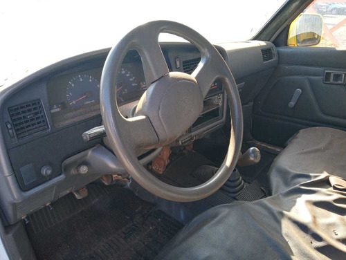 Toyota Hilux 3.0 Dx Cab. Simples 4x4 2p 2003