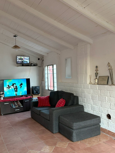 Casa En Virrey Del Pino A Pasos De Ruta 3