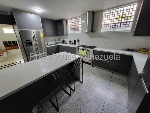Amplia Casa Recién Remodelada En Calle Cerrada En Venta La California Sur I