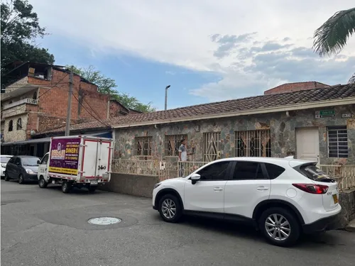 Casa En Itagui, Ditaires