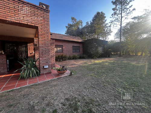 Venta - Casa De 3 Dormitorios Con Cochera Y Pileta - Guayaquil 1010 - Villa Allende