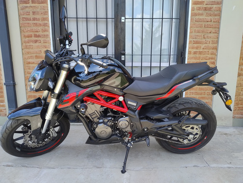 Vendo Mi Benelli 302s, 2022 Bicilíndrica! Excelente Estado.