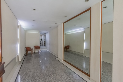 Venta Departamento A Reciclar Semipiso 3 Ambientes Con Dependencia, Balcón Y Baulera.