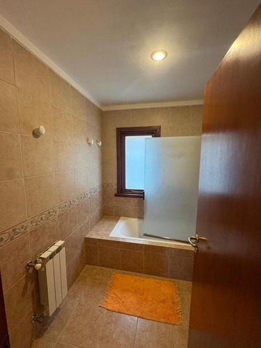 Casa En Venta - 3 Dormitorios 3 Baños - Tandil