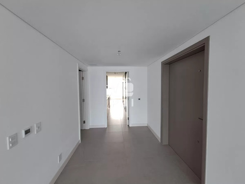 Venta Residencia De Alta Gama 4 Dormitorios En Suite Punta Del Este - Le Parc Iii - Ref : Pbi13701