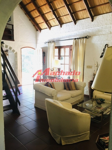 Casa En Venta Y Alquiler, Pinares, Punta Del Este- Ref: 6043
