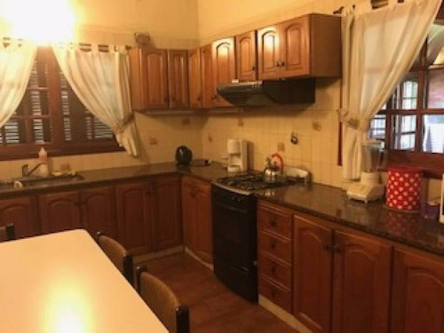 Chalet Clasico En Esquina.venta En Country San Diego