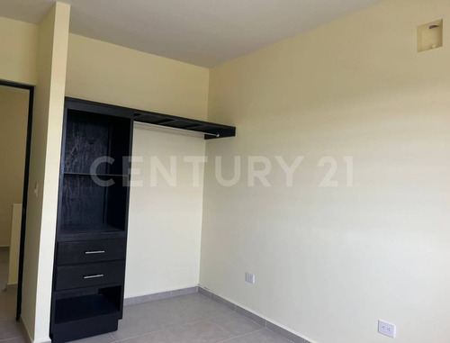 Casa En Renta En Col. Centrika Huinala En Apodaca