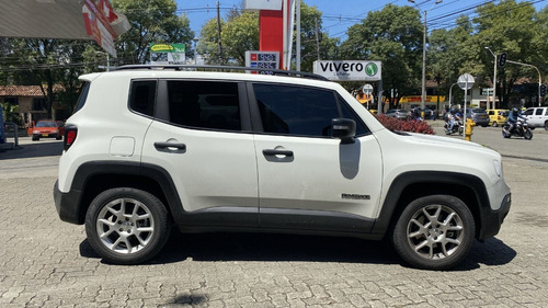 Imagen 8 de 17 de Jeep Renegade Sport Plus 2022