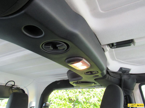 Imagen 14 de 25 de Jeep Wrangler 3.8 Sport