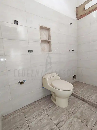 Imagen 10 de 15 de Ledezma Asesores Vended Townhouse En La Av. Siegart, Ciudad Bolívar - Venezuela