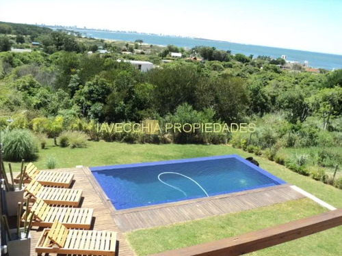 Venta De Casa De 3 Dormitorios En Punta Ballena Con Vista Al Mar