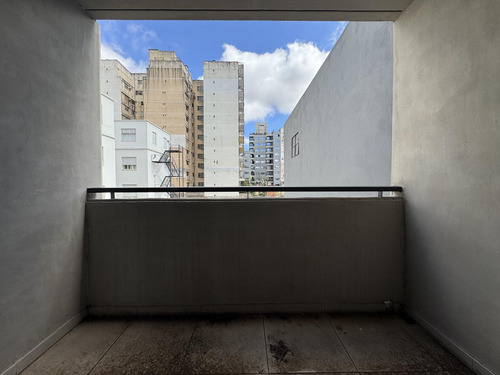 Oportunidad! Departamento De 2 Dormitorios Con Balcón