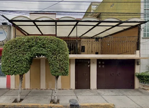 Casa De 2 Niveles, Col. Siente Maravillas, Gustavo A. Madero, Ciudad De México.