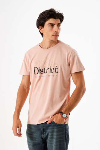 Remera District Arkano Estampa Central 100% Algodón