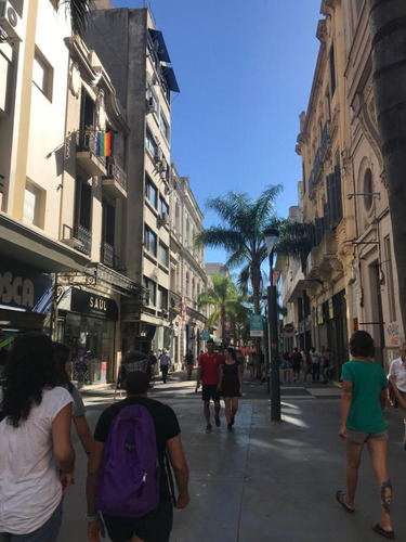 Excepcional Local Calle Sarandí Y Bartolome Mitre