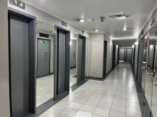 Oficina En Metro El Golf