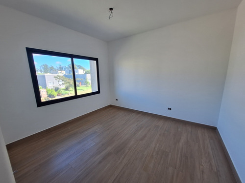 Casa En Venta Con Pileta Santa Elena