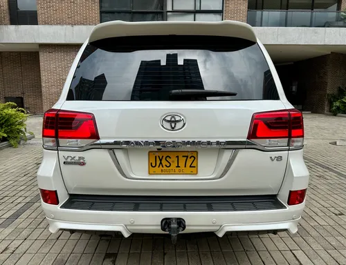Toyota Land Cruiser SAHARA VXR LC200 DIESEL