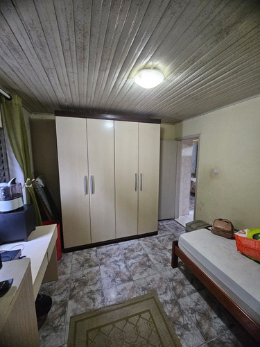 Imóvel Com Duas Casas E Quintal Grande - Documento Todo Regu