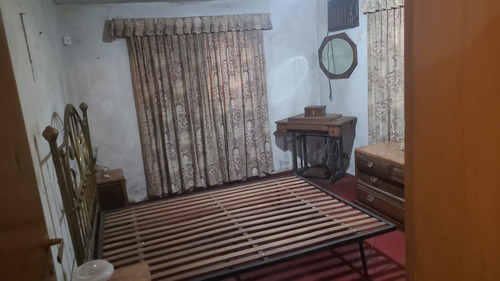 Casa Sobre Lote Propio Con Jardin Y Pileta A Refaccionar
