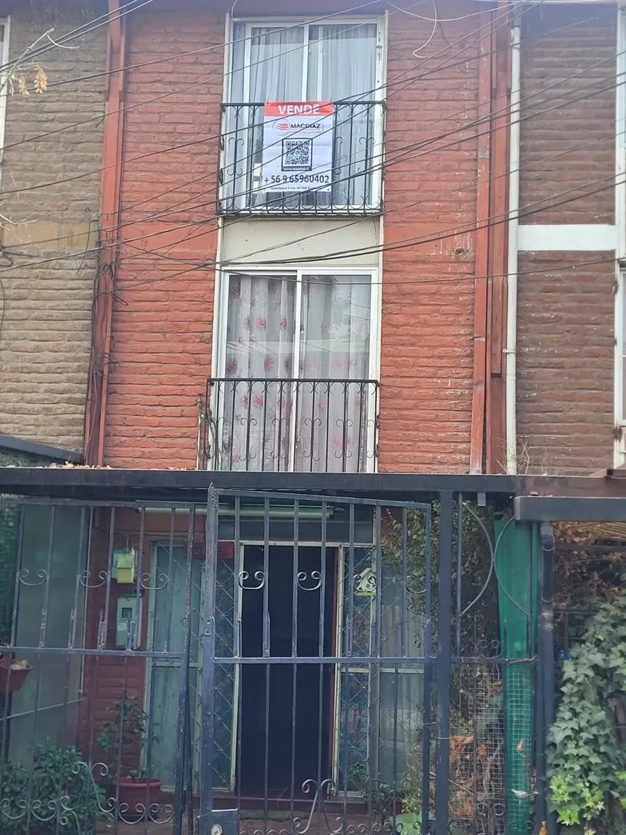 Imagen 2 de 22 de Casa De Tres Pisos Amplia Y Comoda, Barrio Residencial