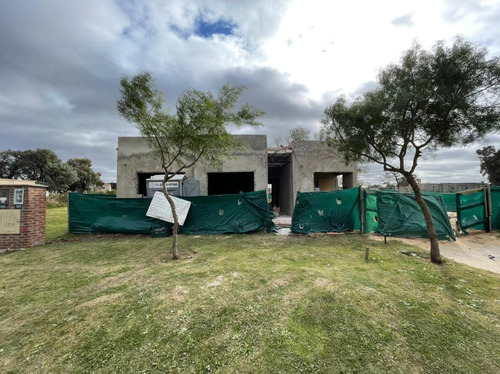 Imagen 12 de 15 de Casa En Venta En San Ramiro, Pilar Del Este. Construcción.