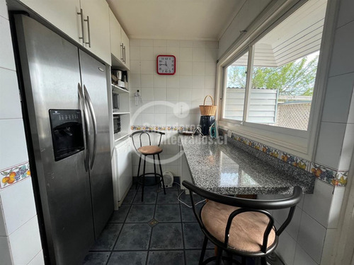 Casa En Venta De 6 Dorm. En Santo Domingo