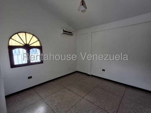 Norgelin Diaz Alquila Casa Comercial En La Avenida Venezuela Cercano Al Sambil De Barquisimeto Estado Lara Cod.25-17050