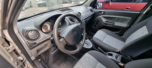 Imagen 10 de 15 de Ford Fiesta Max Automatico