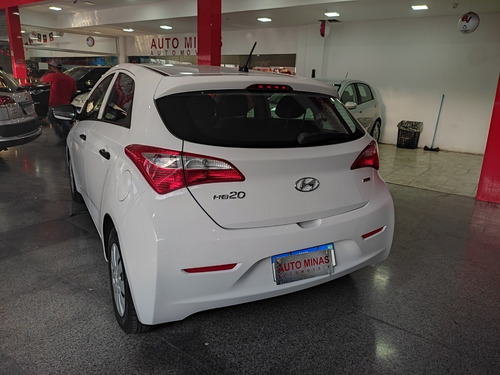 Imagem 8 de 14 de Hyundai Hb20