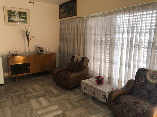 Imagen 8 de 18 de Venta 2 Casas + Deposito- Entradas Indep. Caseros