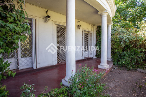 Hermosa Casa En Venta De 4 Dorm 3 Baños. En Ñuñoa.